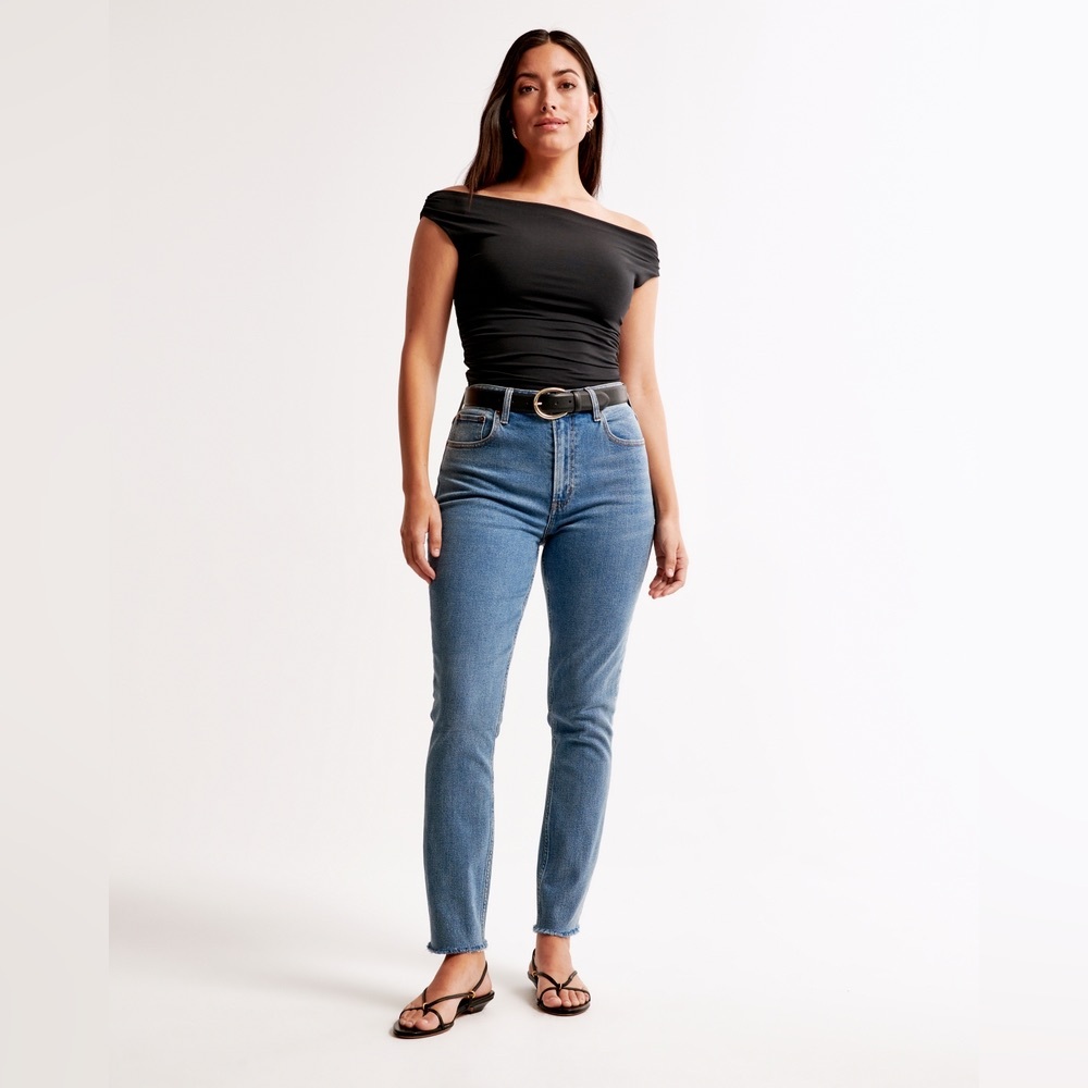 Abercrombie CurveLove HighRise Skinny Jean All Day Comfort Light Wash Distressed